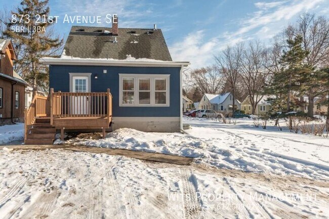 Building Photo - 873 21st Ave SE