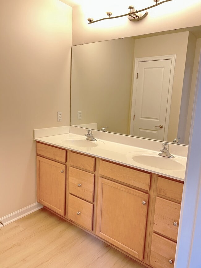 Building Photo - 128 Awendaw Way