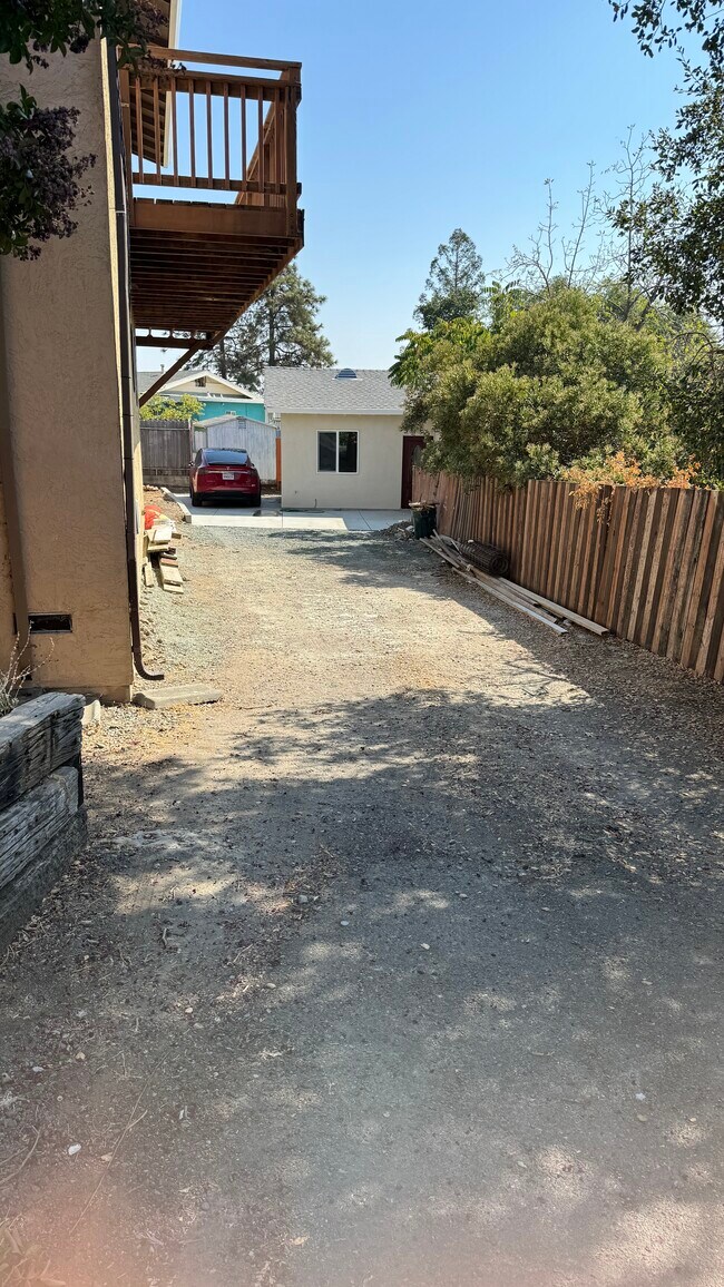 Building Photo - 2483 San Carlos St