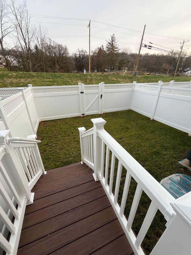 Building Photo - ***First Month Free*** Townhouse in Preston Lake