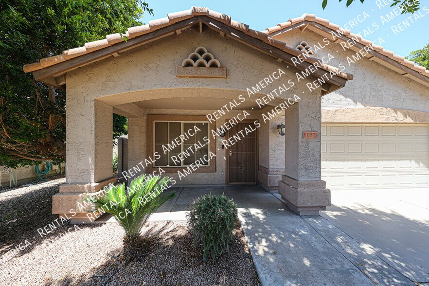 Building Photo - 854 W Straford Ave