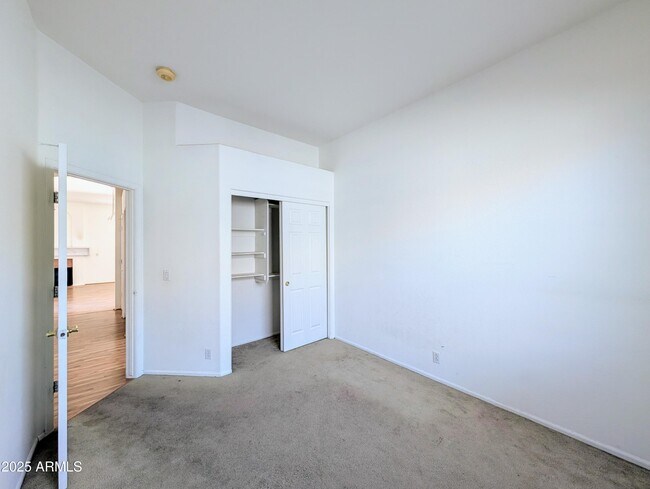 Building Photo - 5959 W Kimberly Way