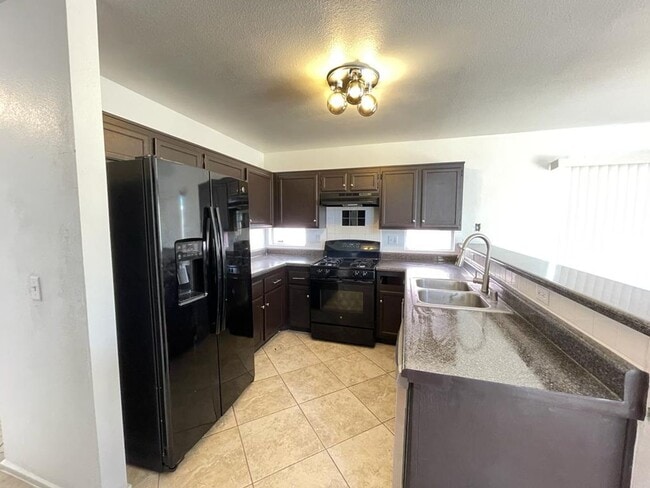 Building Photo - 5730 Coleridge Way