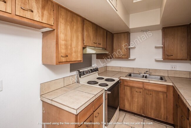 Building Photo - SAND2241