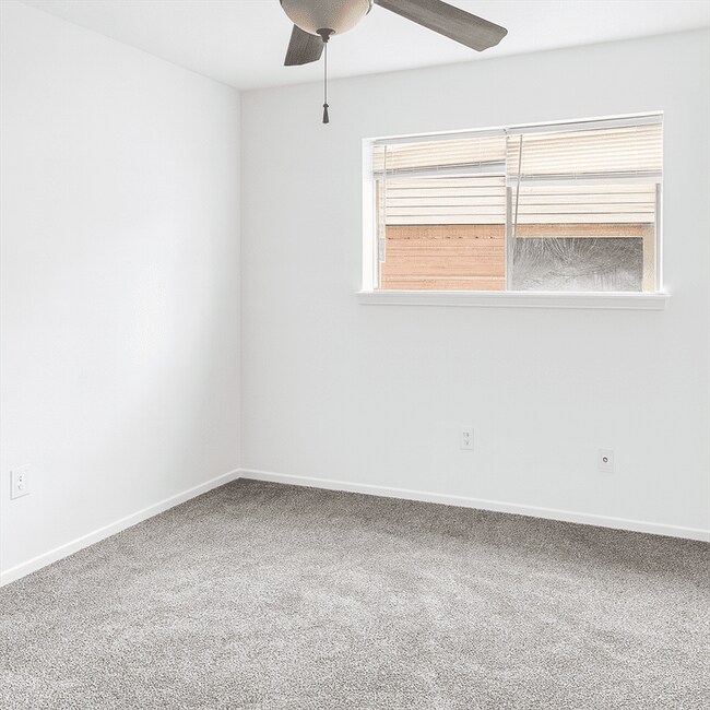 Building Photo - 7015 Maple Fox Dr