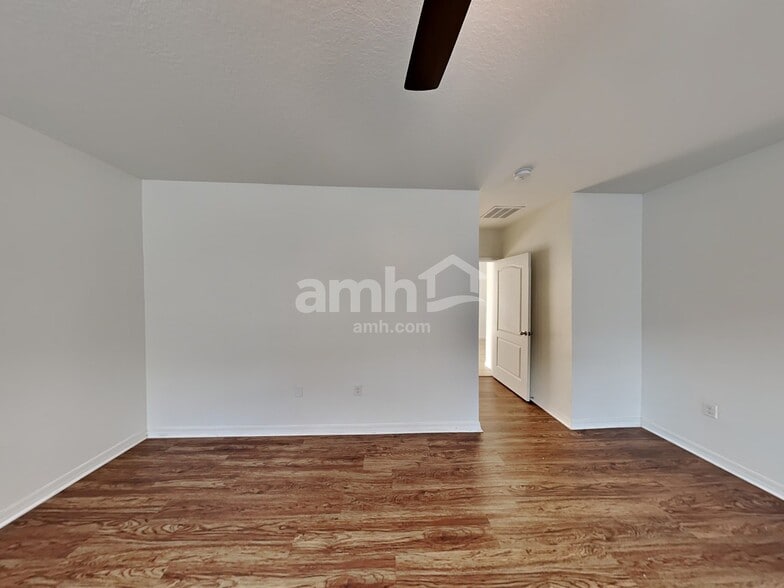 Building Photo - 5010 Windbourne Way