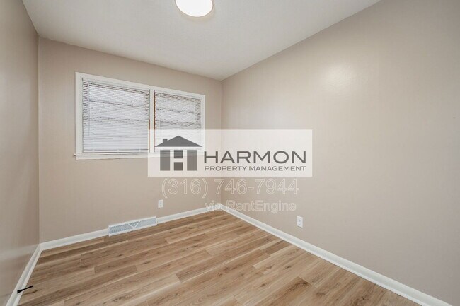 Building Photo - 8514 W 9th St N