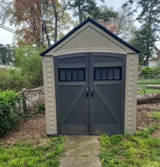 Building Photo - 6632 Three Chopt Rd