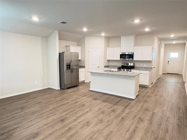 Building Photo - 811 Orchid Wy