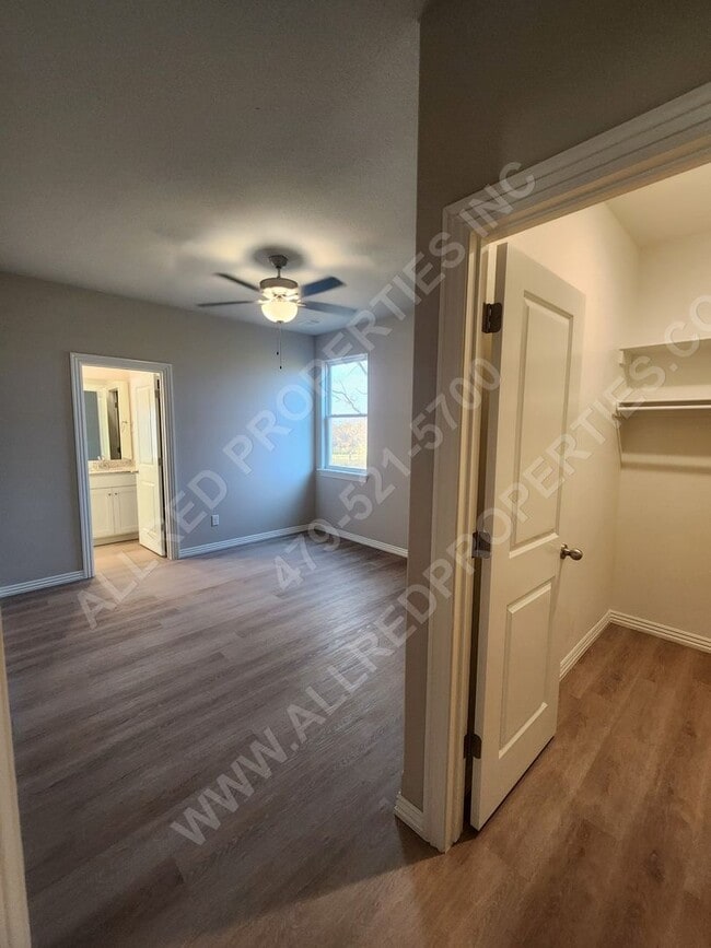 Building Photo - POIGAI ESTATES: BRAND NEW