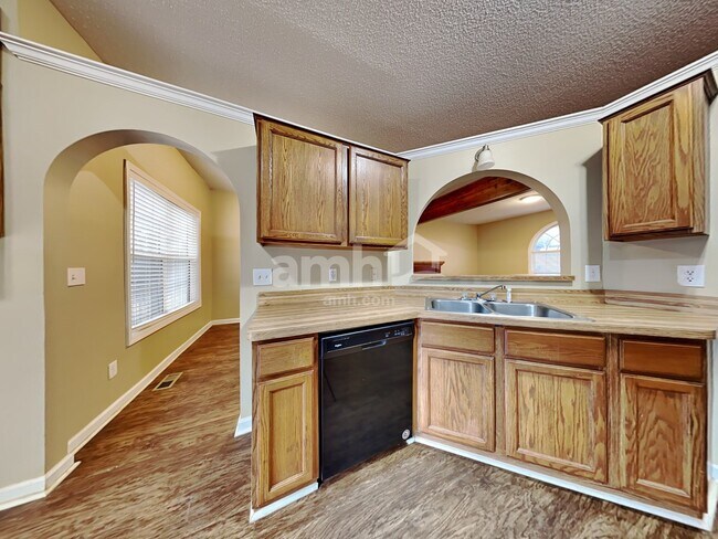 Building Photo - 2020 Foster Dr