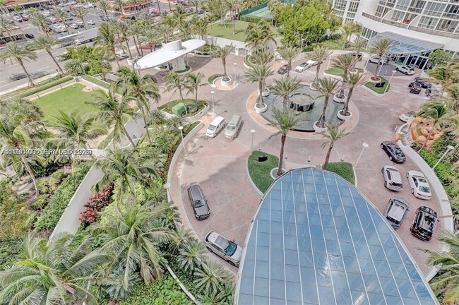 Building Photo - 18101 Collins Ave