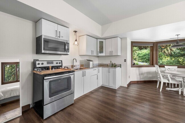 Building Photo - 20479 Comet Ln