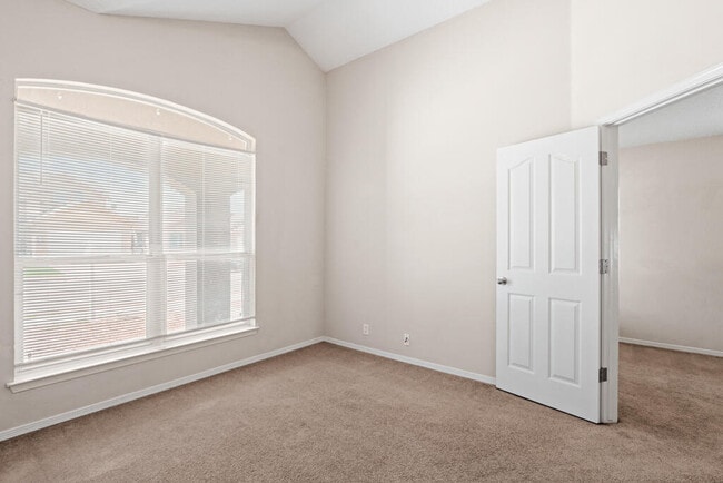 Building Photo - 5432 Santiago Roque Dr