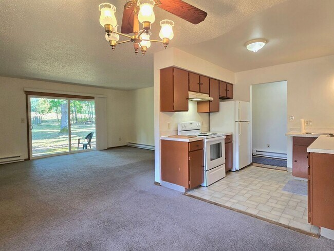 Building Photo - 2502 E Sunset Dr