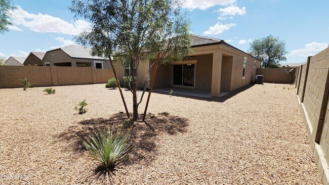 Building Photo - 236 S San Jose Ln