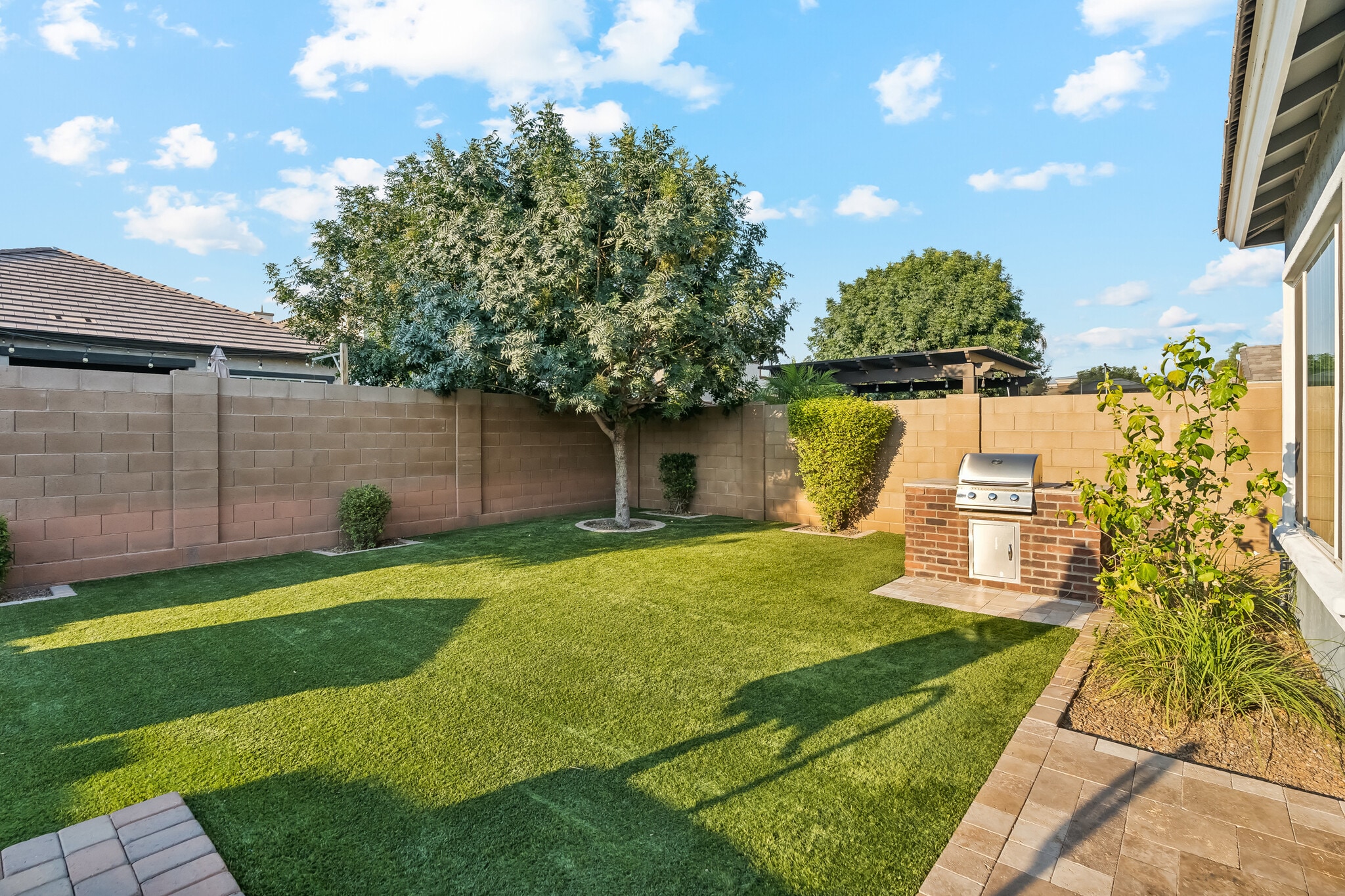 Building Photo - 10560 E Nichols Ave