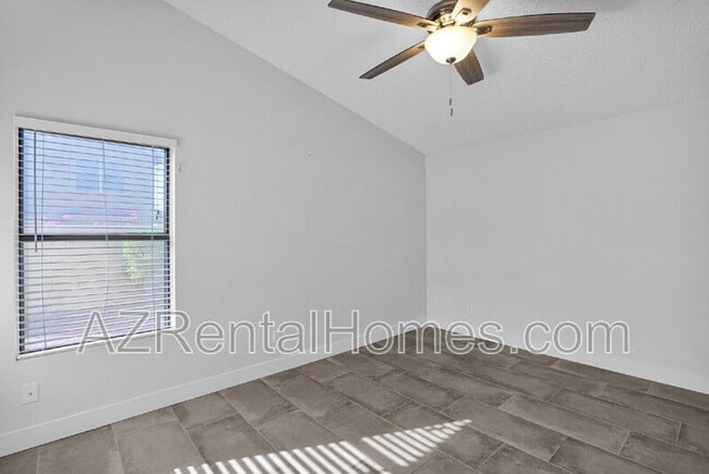Building Photo - 3841 E Bighorn Ave