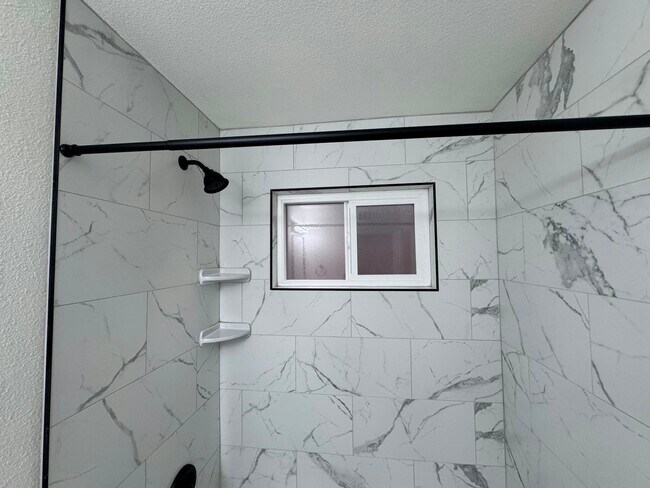 Building Photo - 2118 N Glenn Ave