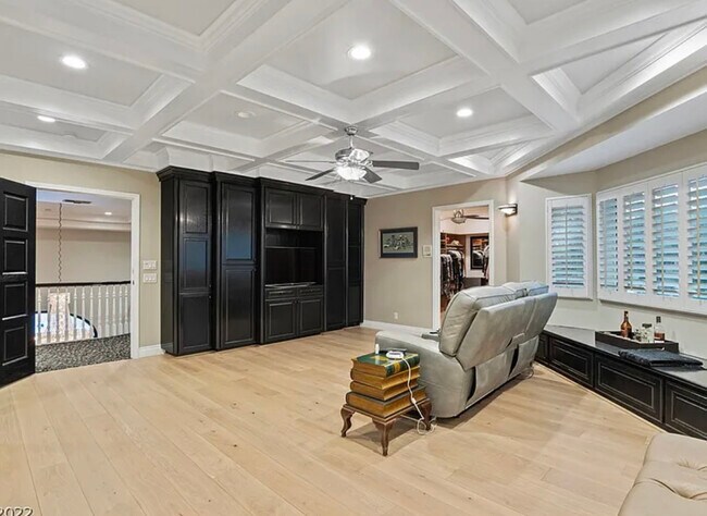 mini - 3160 Bel Air Dr