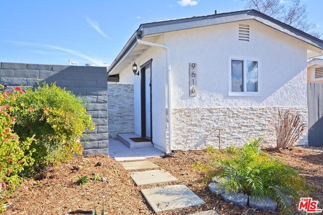 Building Photo - 9616 Gerald Ave