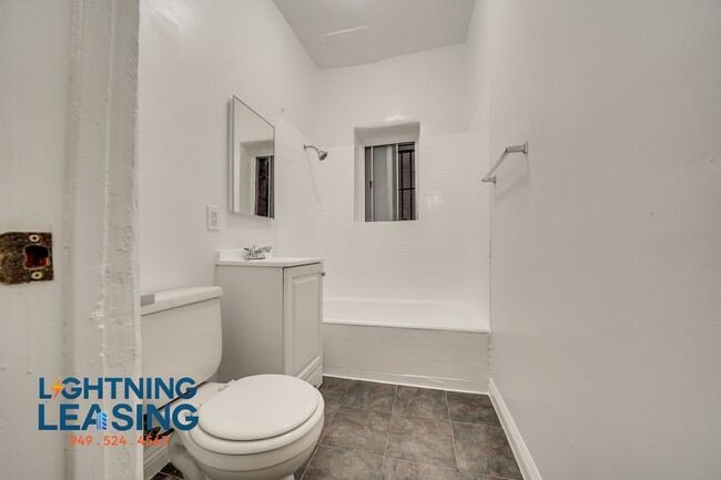 Building Photo - 1516 S Wilton Pl