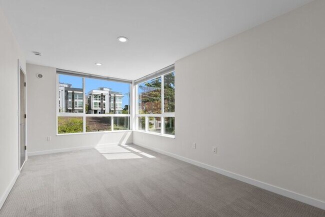 Building Photo - Trendy West Seattle Townhome w/Air Conditi...