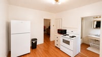 Building Photo - 320 S 31st St