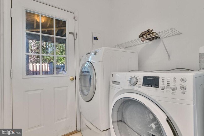 Building Photo - 1148 Cranston Ct