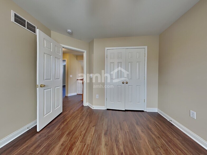 Building Photo - 4455 Hackberry Ct