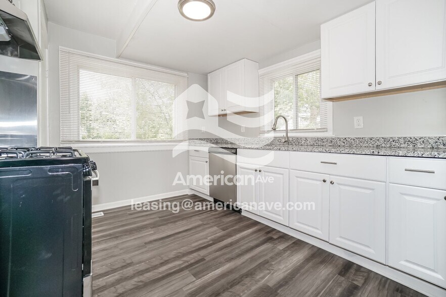 Building Photo - 3867 E 142nd St