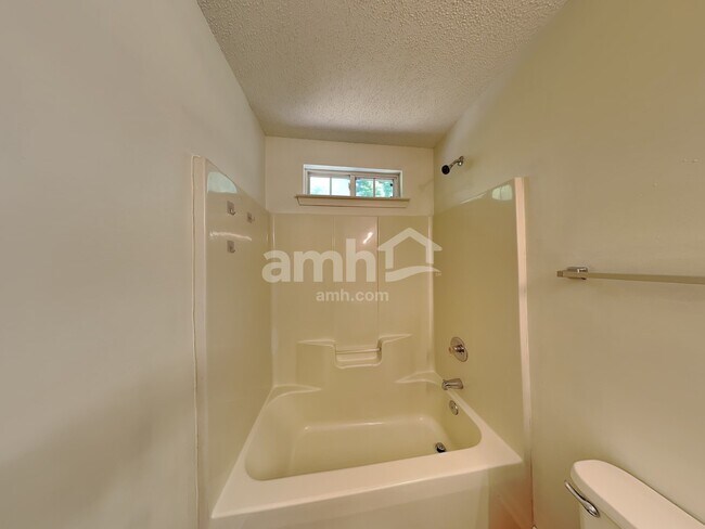 Building Photo - 6118 Goldenfield Dr