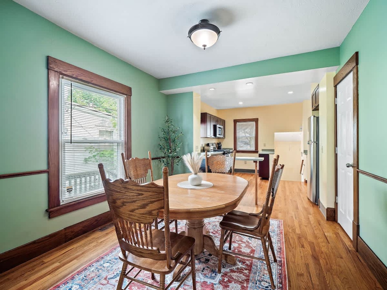 Building Photo - 679 Washington St