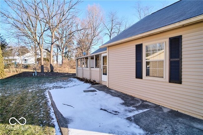 Building Photo - 802 Westridge N Dr