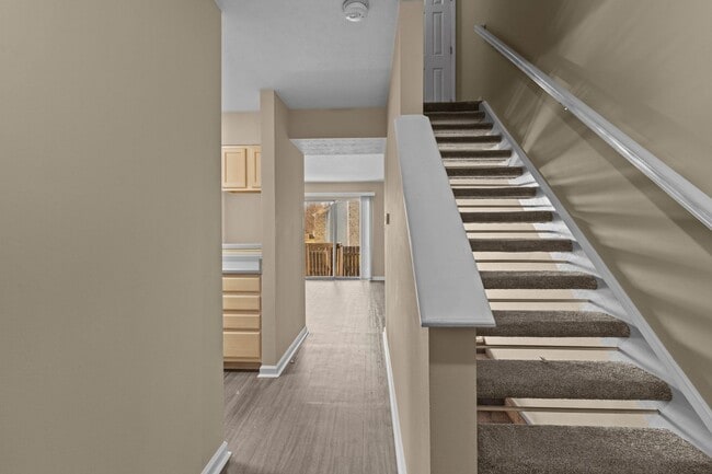 Building Photo - SPECIAL! $1,650 MONTHLY FOR A 6 MONTH LEASE!