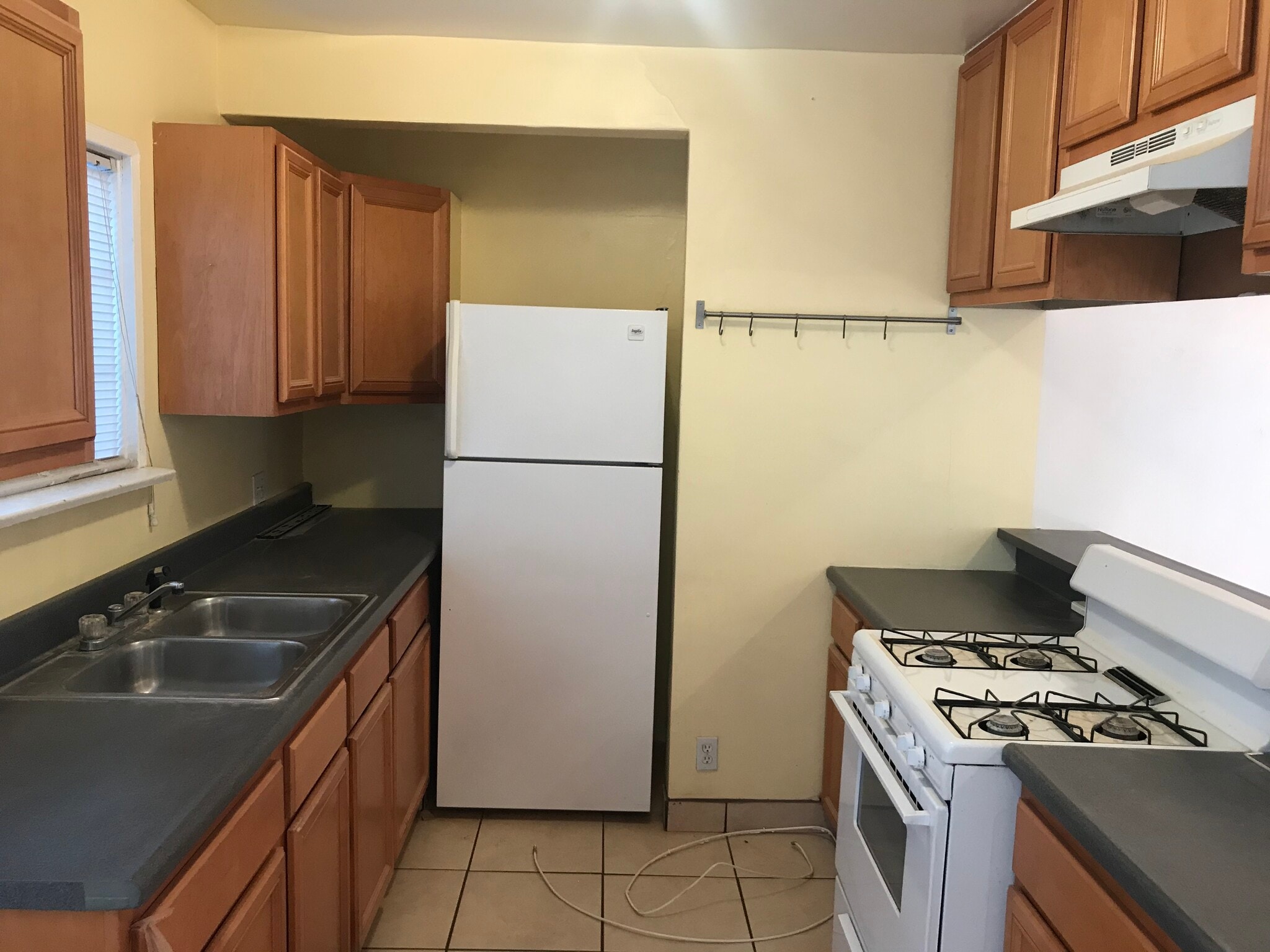 Kitchen - 5362 Monroe St