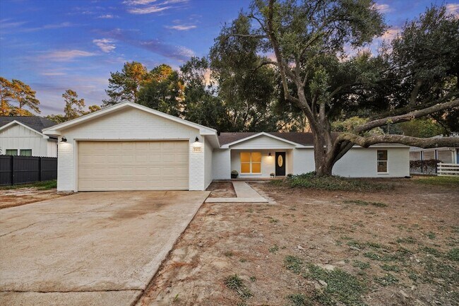 Building Photo - 5411 Logston Ln