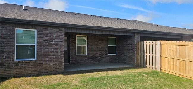 Building Photo - 528 NW 68th Ave