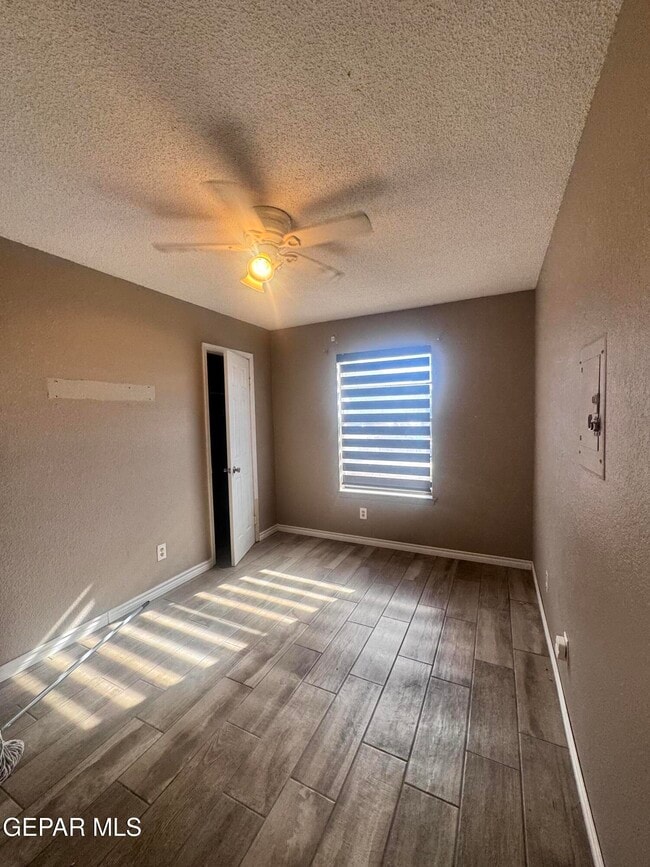 Building Photo - 701 Porras Dr