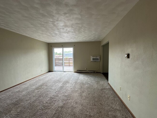Building Photo - 1102 8th St Ct