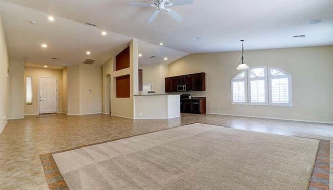 Building Photo - 4 bedroom in South Mountain Area