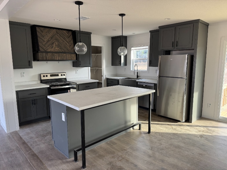 Building Photo - 362 Patriot Ln