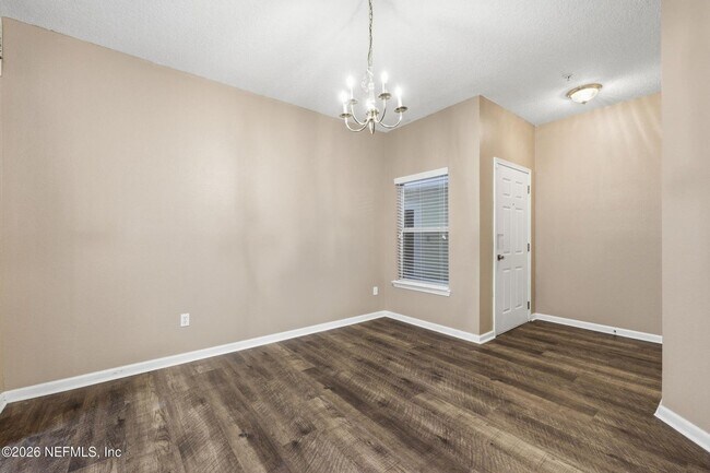 Building Photo - Ground Floor 2 bedroom 2 bathroom Condo in Gated Community with Amenities