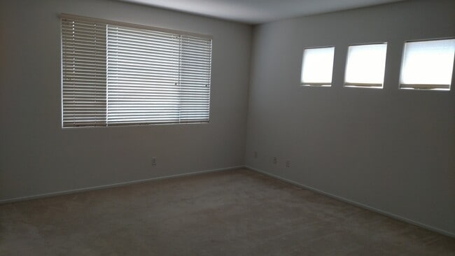 Building Photo - Amazing 4 bedroom home in gated community near highly rated schools and beach