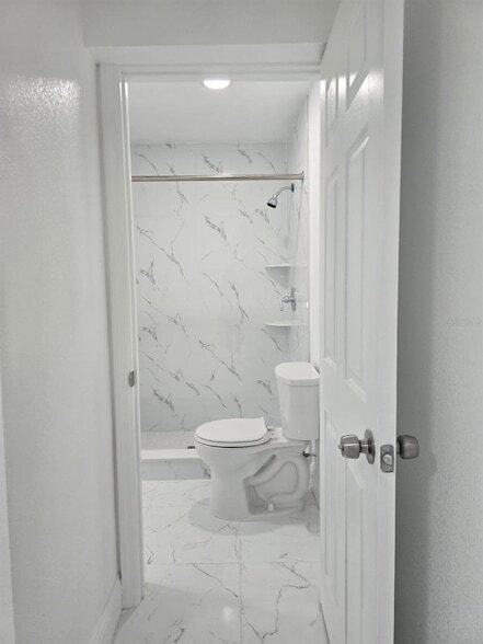 Building Photo - 1813 Hacienda Way