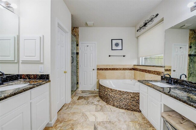 Building Photo - 15838 Red Hill Trail