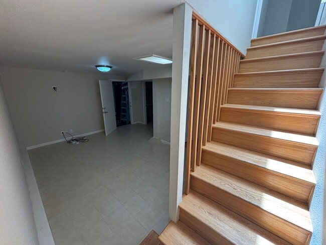 Building Photo - Bright & Spacious Single Family Home - Par...