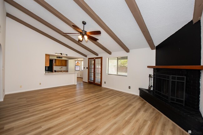 Building Photo - 3460 E Sombra Ln