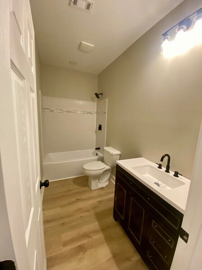 Building Photo - 230 Sylvan Rd