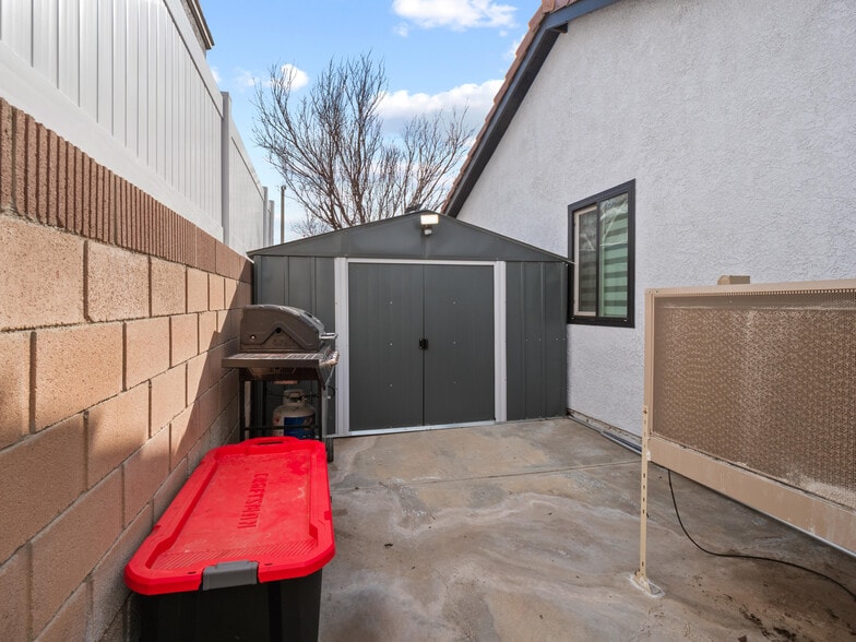 Building Photo - 2833 Springfield Pl